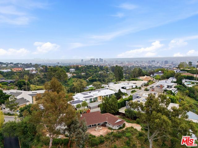935 Linda Flora Drive, Los Angeles, CA 90049