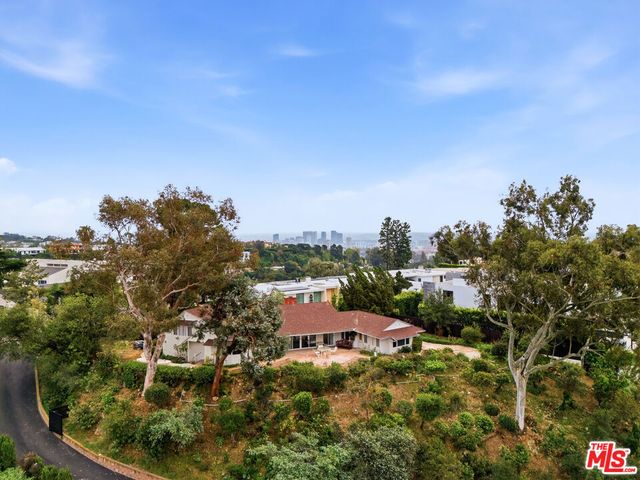 935 Linda Flora Drive, Los Angeles, CA 90049
