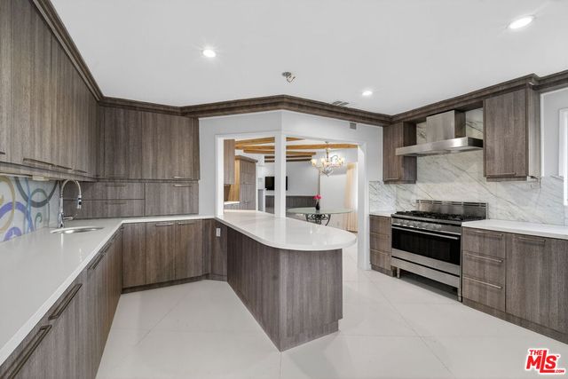 935 Linda Flora Drive, Los Angeles, CA 90049