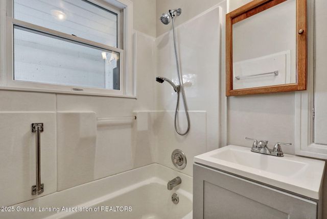 2009 Drexel Road, Lansing, MI 48915