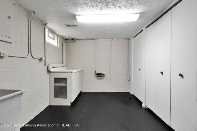 2009 Drexel Road, Lansing, MI 48915