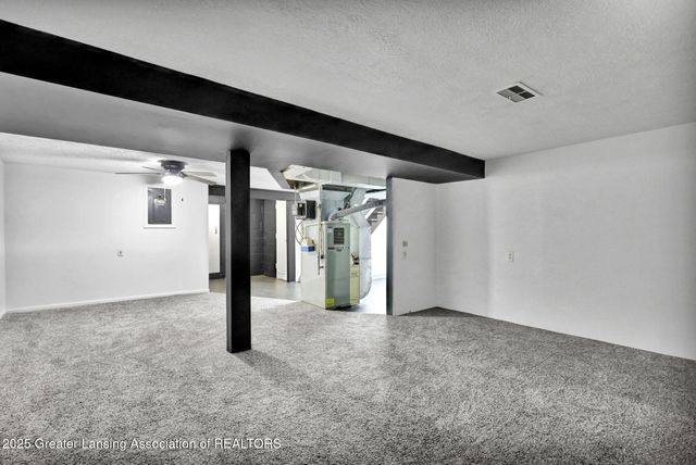 2009 Drexel Road, Lansing, MI 48915