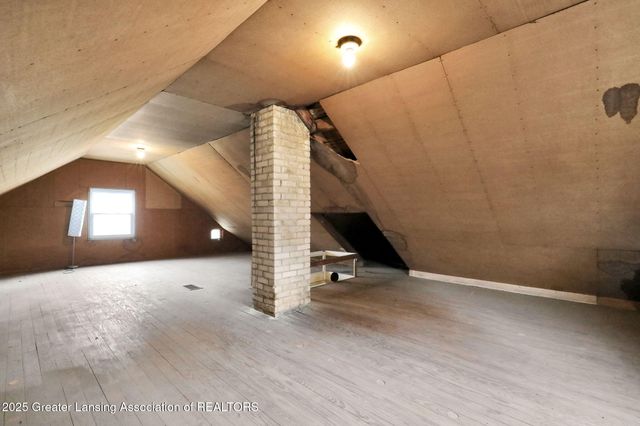 2009 Drexel Road, Lansing, MI 48915