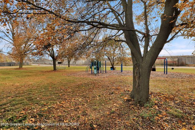 2009 Drexel Road, Lansing, MI 48915