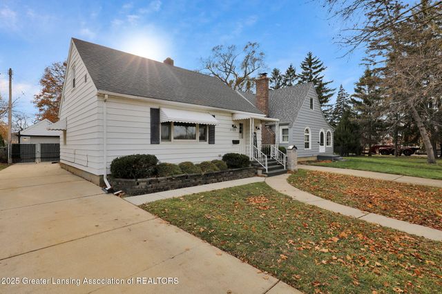 2009 Drexel Road, Lansing, MI 48915