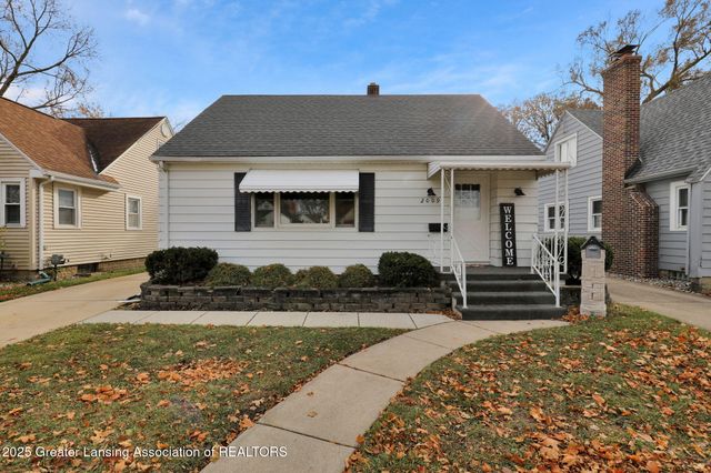 2009 Drexel Road, Lansing, MI 48915