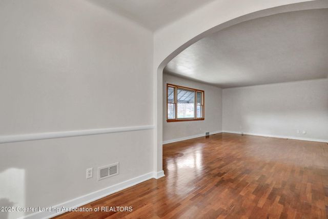 2009 Drexel Road, Lansing, MI 48915