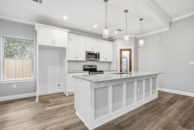 3611 Broken Bow Drive, Granbury, TX 76048