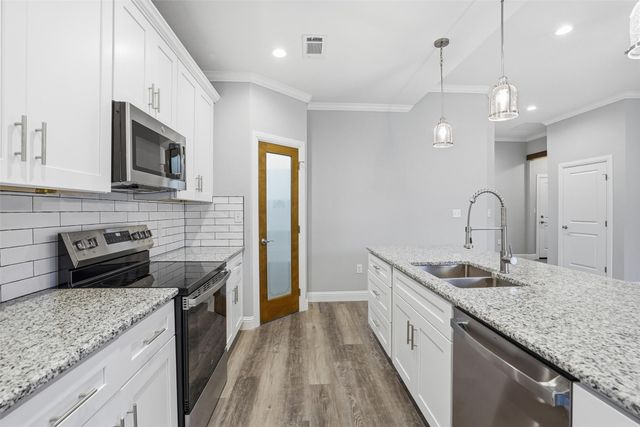 3611 Broken Bow Drive, Granbury, TX 76048