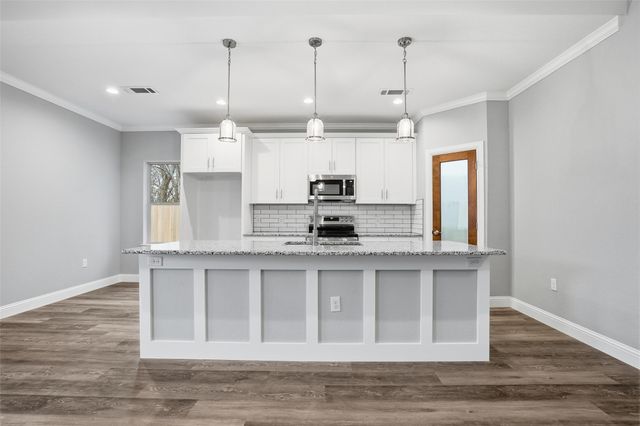 3611 Broken Bow Drive, Granbury, TX 76048