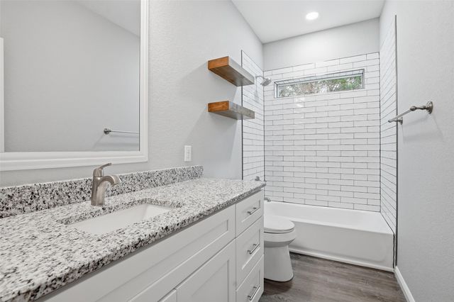 3611 Broken Bow Drive, Granbury, TX 76048