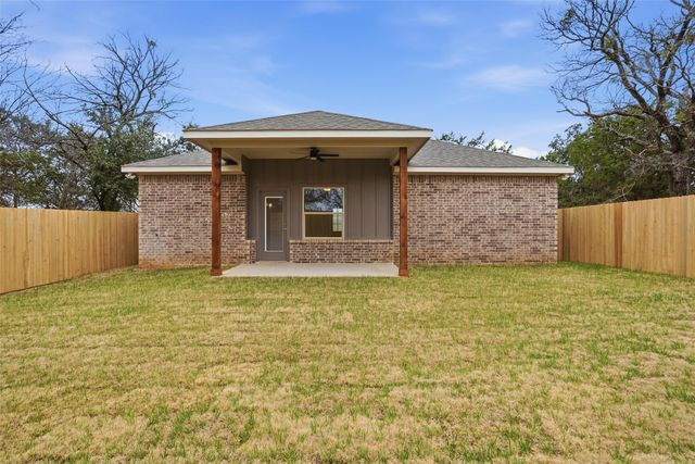 3611 Broken Bow Drive, Granbury, TX 76048
