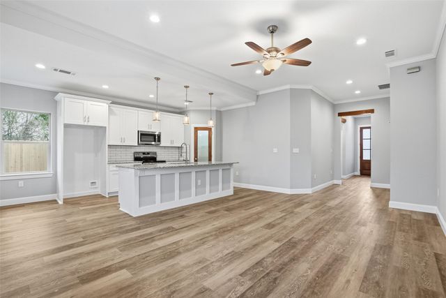 3611 Broken Bow Drive, Granbury, TX 76048