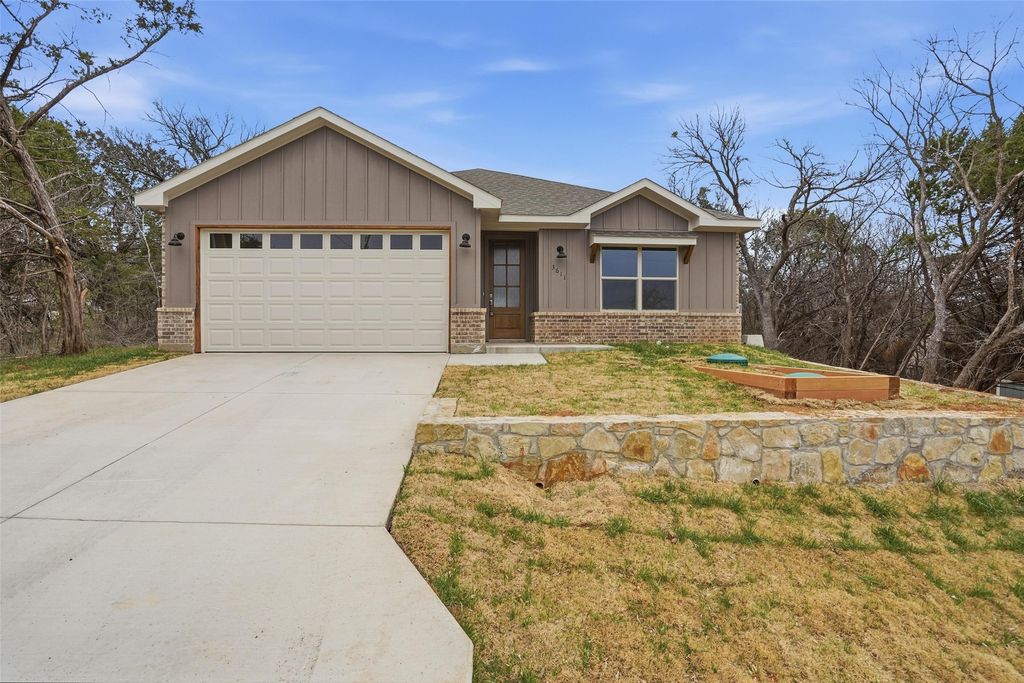 3611 Broken Bow Drive, Granbury, TX 76048