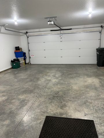 306 E Charter Drive, Muncie, IN 47303
