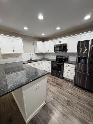 306 E Charter Drive, Muncie, IN 47303