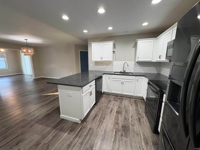 306 E Charter Drive, Muncie, IN 47303