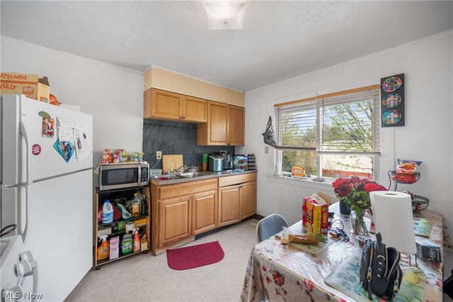 3426 W 65th Street, Cleveland, OH 44102