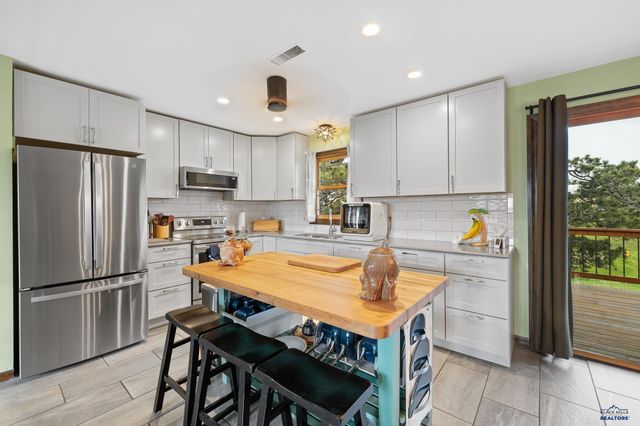 1235 KINGS RD, Rapid City, SD 57702