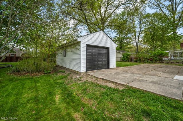 174 Tomahawk Drive, Avon Lake, OH 44012