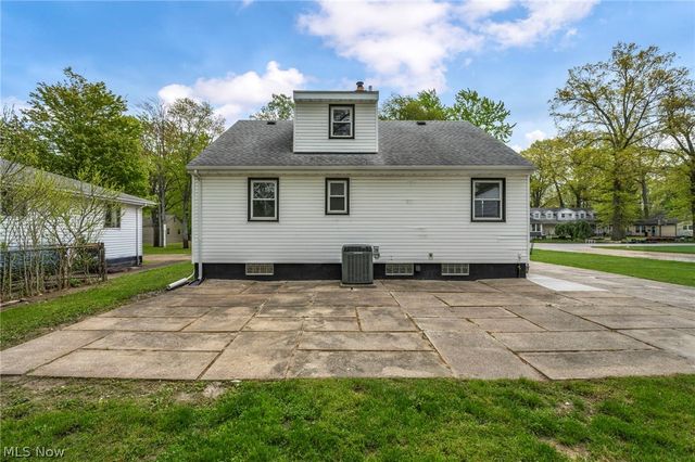 174 Tomahawk Drive, Avon Lake, OH 44012