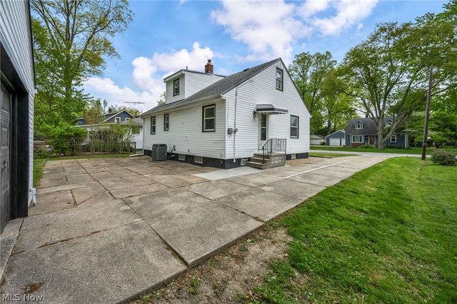 174 Tomahawk Drive, Avon Lake, OH 44012