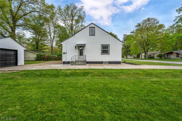 174 Tomahawk Drive, Avon Lake, OH 44012