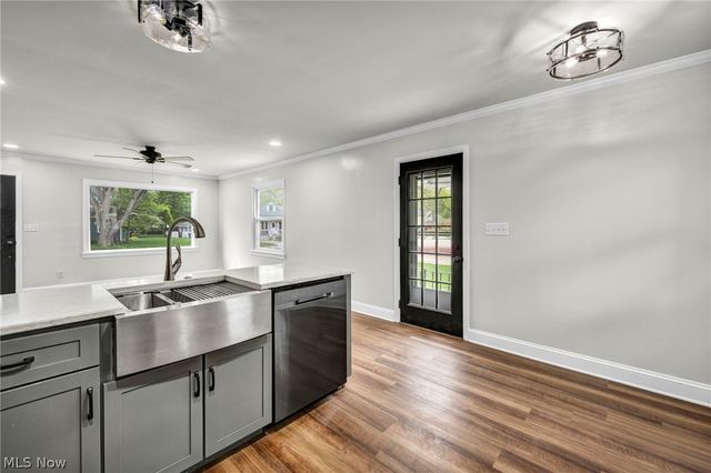 174 Tomahawk Drive, Avon Lake, OH 44012