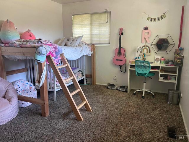1014 Desert View Dr, Twin Falls, ID 83301