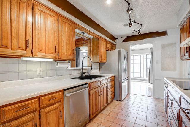 1816 Big Bend Drive, Grapevine, TX 76051