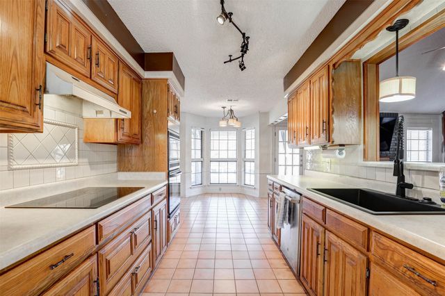 1816 Big Bend Drive, Grapevine, TX 76051