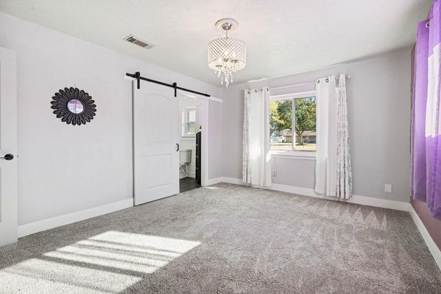 101 W Larkspur Drive, Hillcrest Village, TX 77511