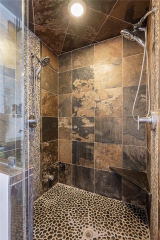 22 Ravenshoe Road, Rogers, AR 72756