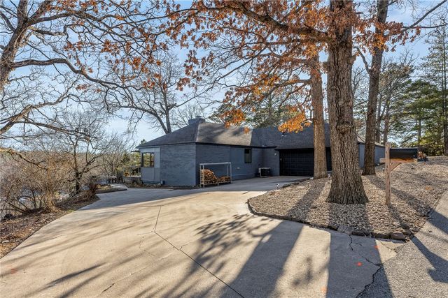 22 Ravenshoe Road, Rogers, AR 72756