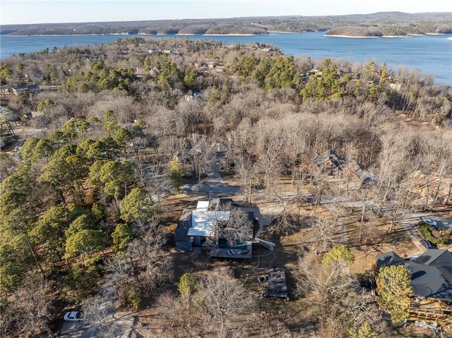 22 Ravenshoe Road, Rogers, AR 72756