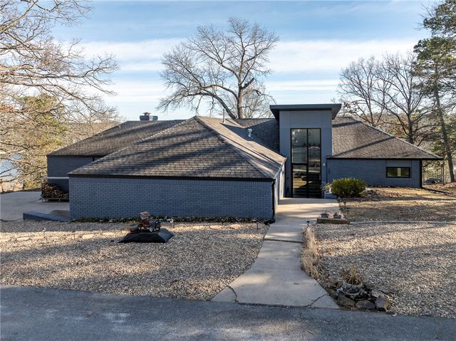 22 Ravenshoe Road, Rogers, AR 72756
