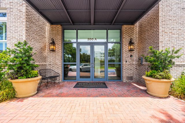 200 River Landing Drive 102a, Charleston, SC 29492