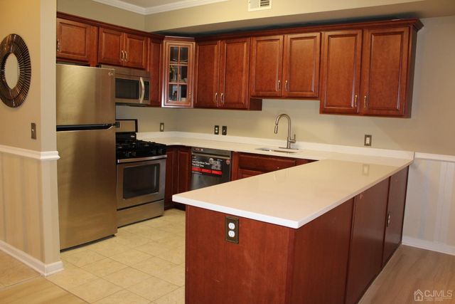 514 Doral Court, Piscataway, NJ 08854