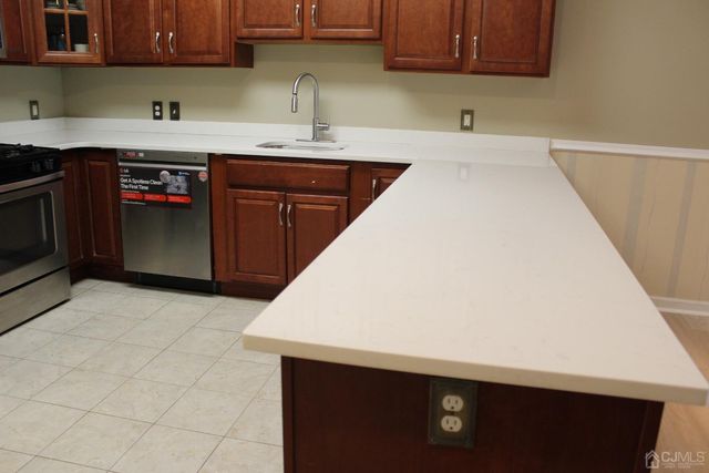 514 Doral Court, Piscataway, NJ 08854