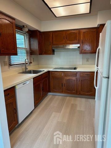 432 Newport Way A, Monroe, NJ 08831