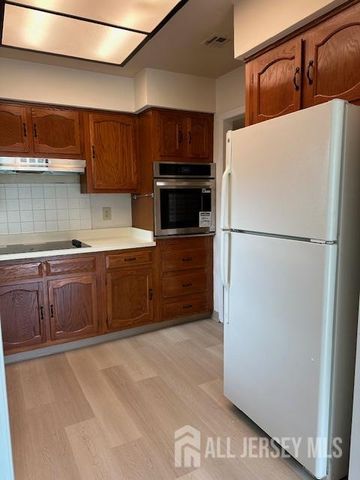 432 Newport Way A, Monroe, NJ 08831