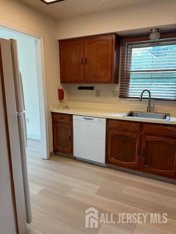 432 Newport Way A, Monroe, NJ 08831