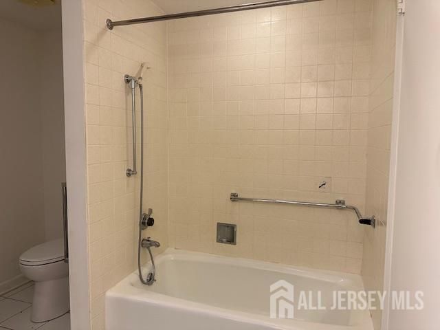 432 Newport Way A, Monroe, NJ 08831