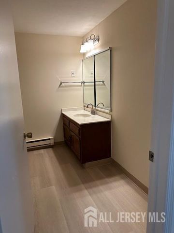 432 Newport Way A, Monroe, NJ 08831