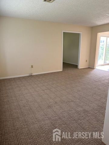 432 Newport Way A, Monroe, NJ 08831