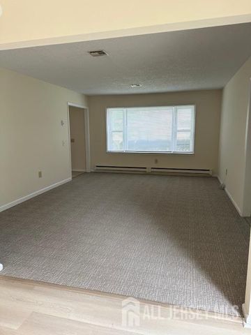 432 Newport Way A, Monroe, NJ 08831