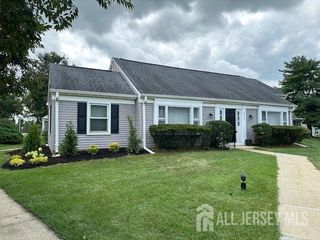 432 Newport Way A, Monroe, NJ 08831