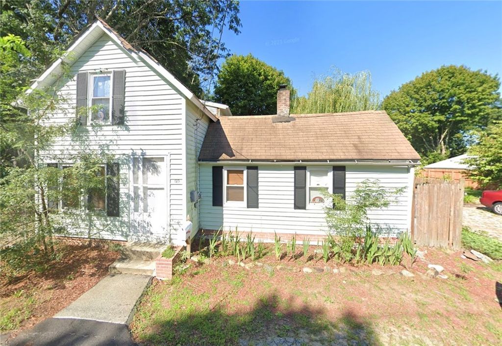 123 Providence Avenue, East Providence, RI 02915