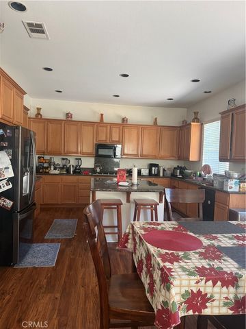28512 Meadow Heights Court, Canyon Country, CA 91387