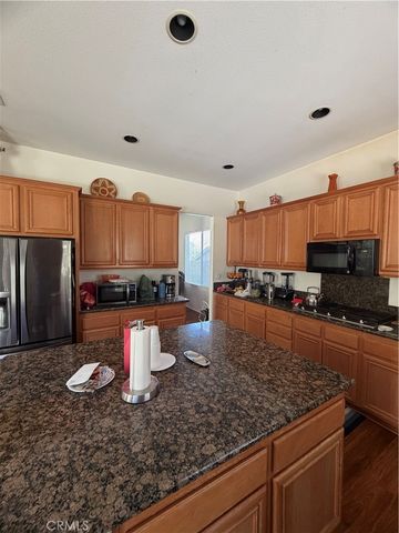 28512 Meadow Heights Court, Canyon Country, CA 91387